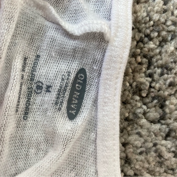 Bundle of 9 size medium (7/8) tanks. Various brands. - Picture 2 of 14